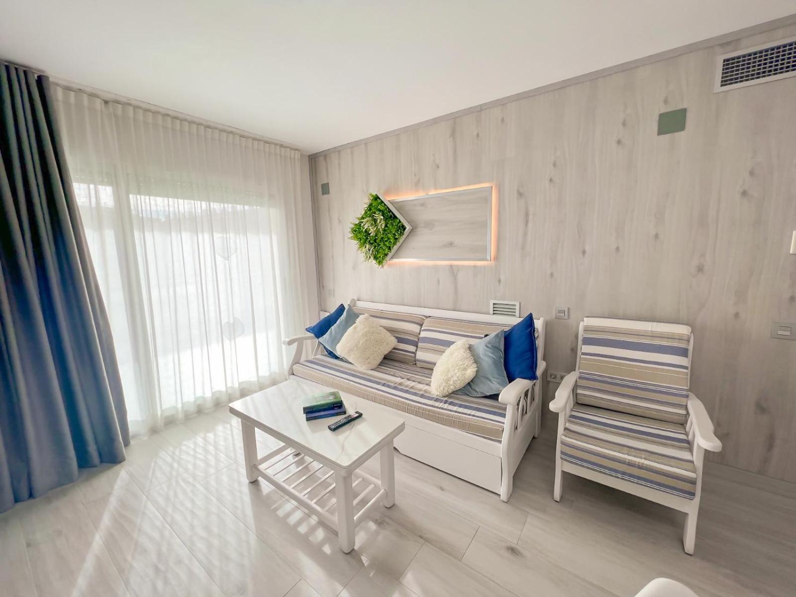Mediterranea Loft New La Pineda Bagian luar foto